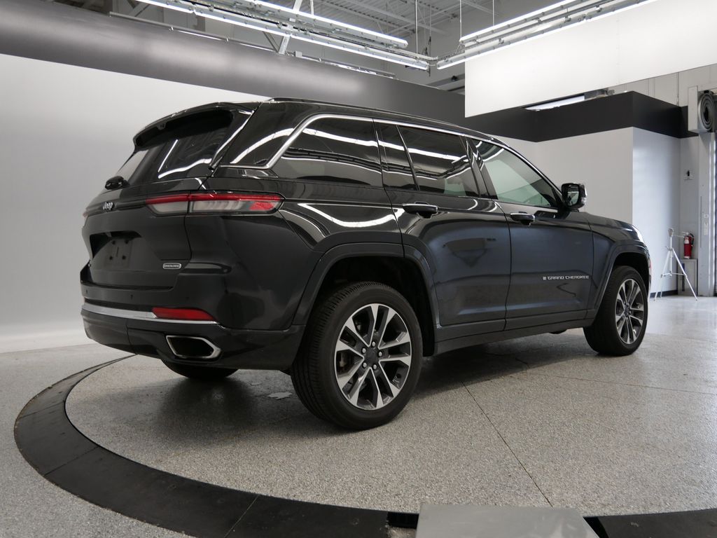 Thumbnail: 2022 Jeep Grand Cherokee - 17