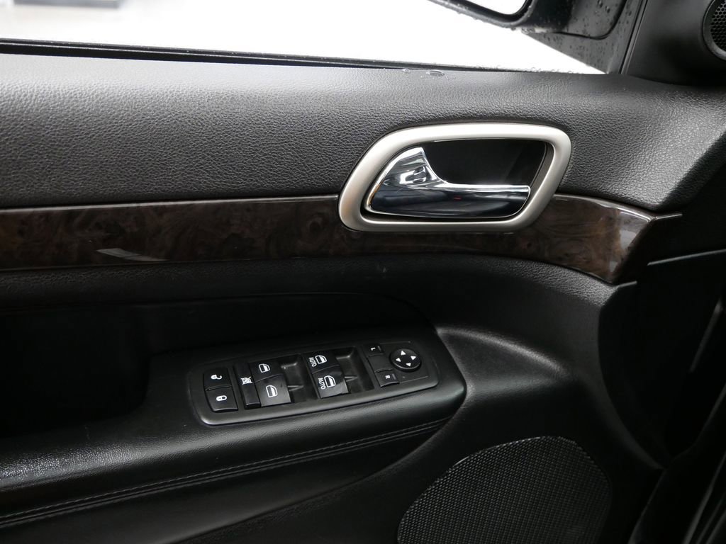 2012 Jeep Grand Cherokee Laredo 21