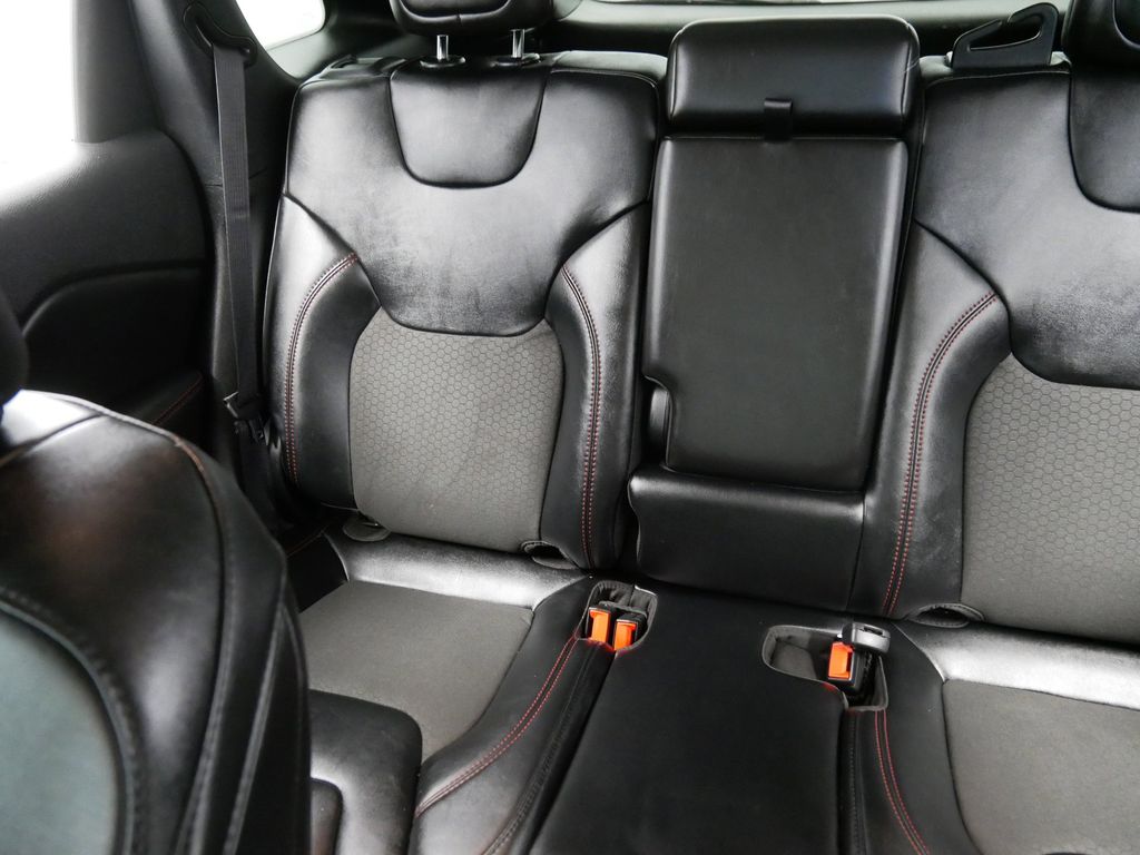 Thumbnail: 2022 Jeep Cherokee - 18