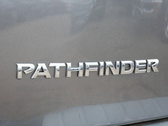 2017 Nissan Pathfinder SL 7