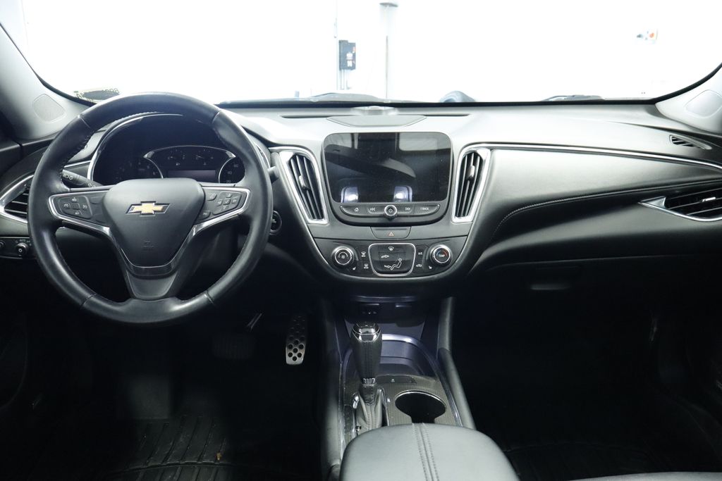 Thumbnail: 2017 Chevrolet Malibu - 20