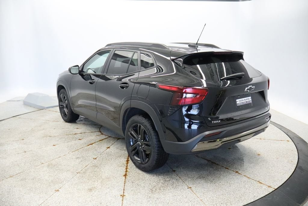 Thumbnail: 2024 Chevrolet Trax - 3