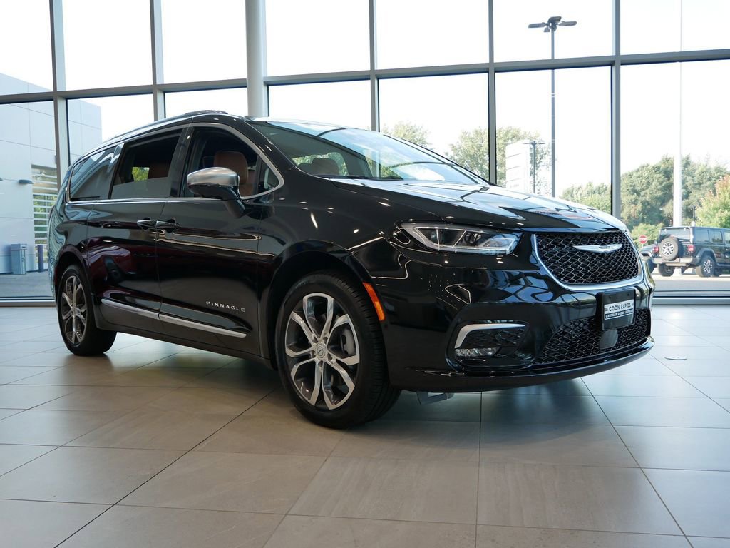 Thumbnail: 2026 Chrysler Pacifica - 9