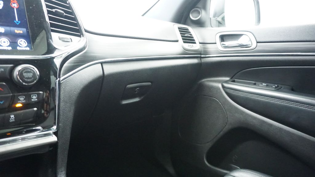 Thumbnail: 2021 Jeep Grand Cherokee - 36