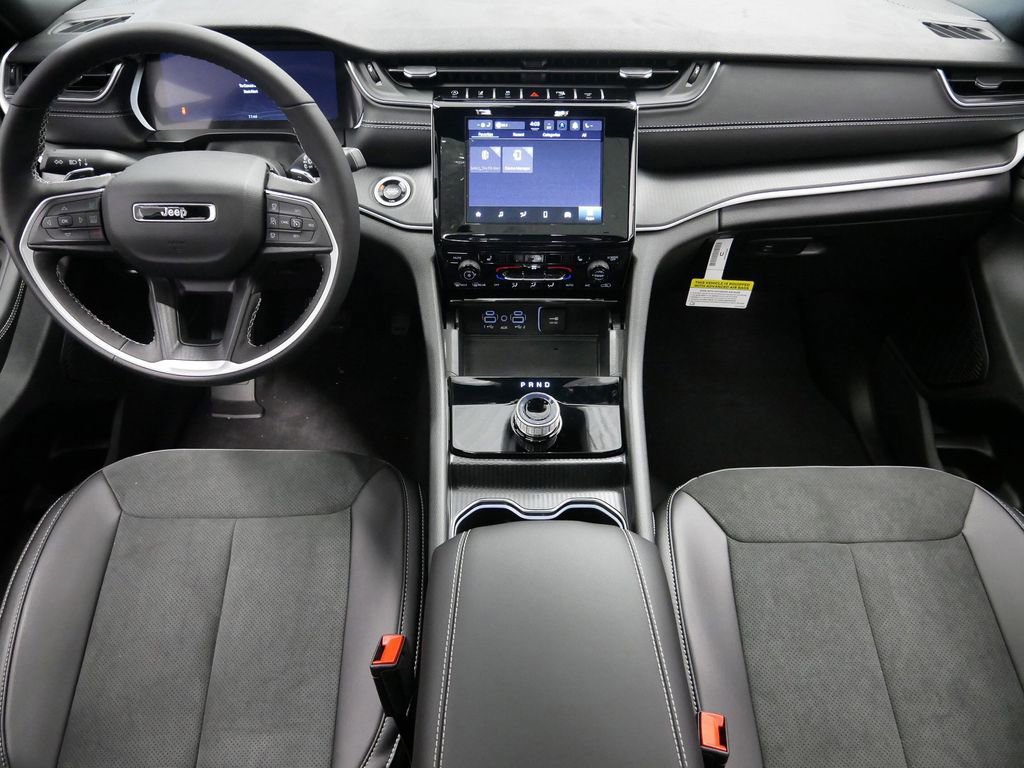 Thumbnail: 2025 Jeep Grand Cherokee - 33