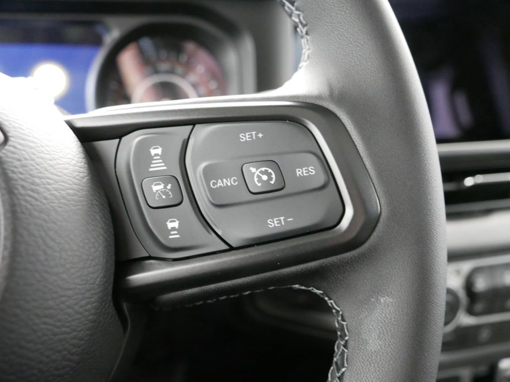 Thumbnail: 2025 Jeep Gladiator - 40