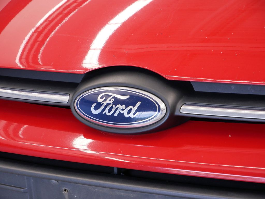 Thumbnail: 2012 Ford Focus - 15