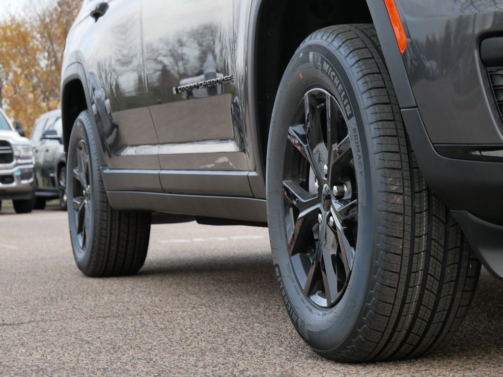 Thumbnail: 2025 Jeep Grand Cherokee L - 6