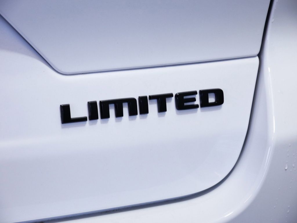 Thumbnail: 2025 Jeep Grand Cherokee - 14