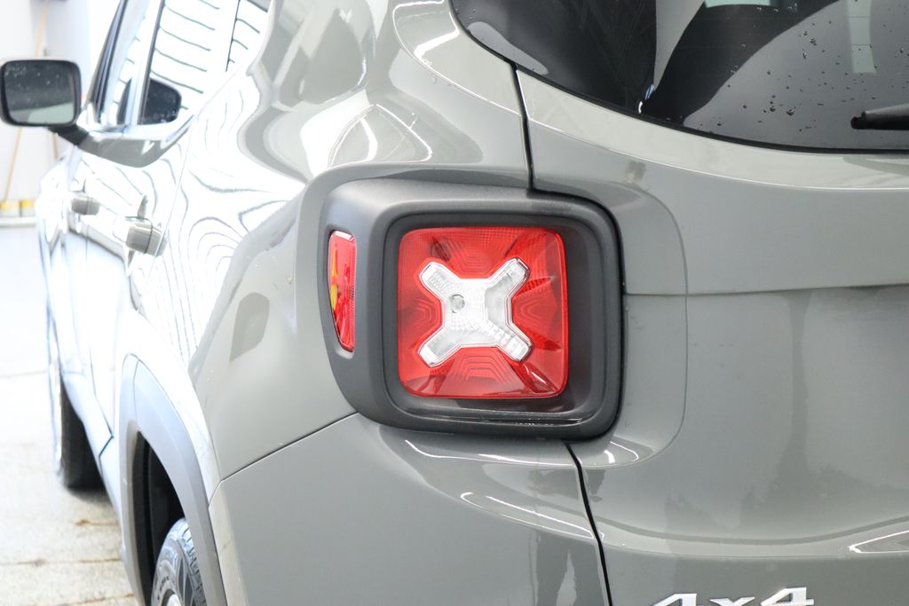 Thumbnail: 2022 Jeep Renegade - 22