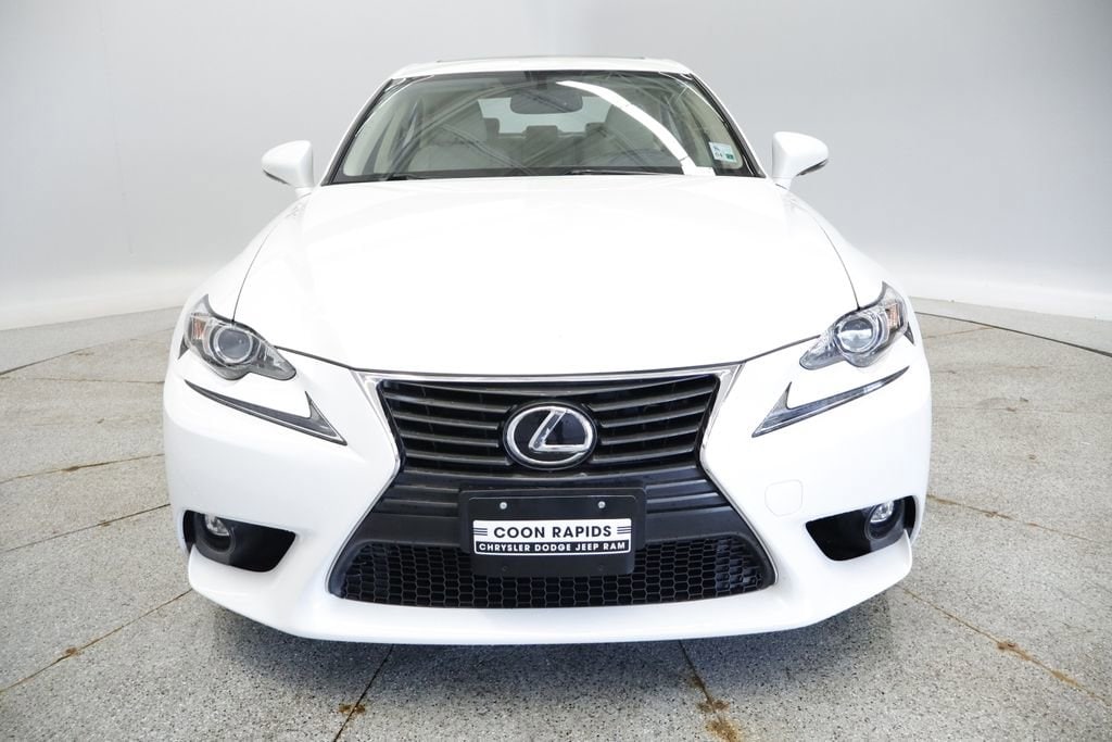 Thumbnail: 2015 Lexus IS - 12