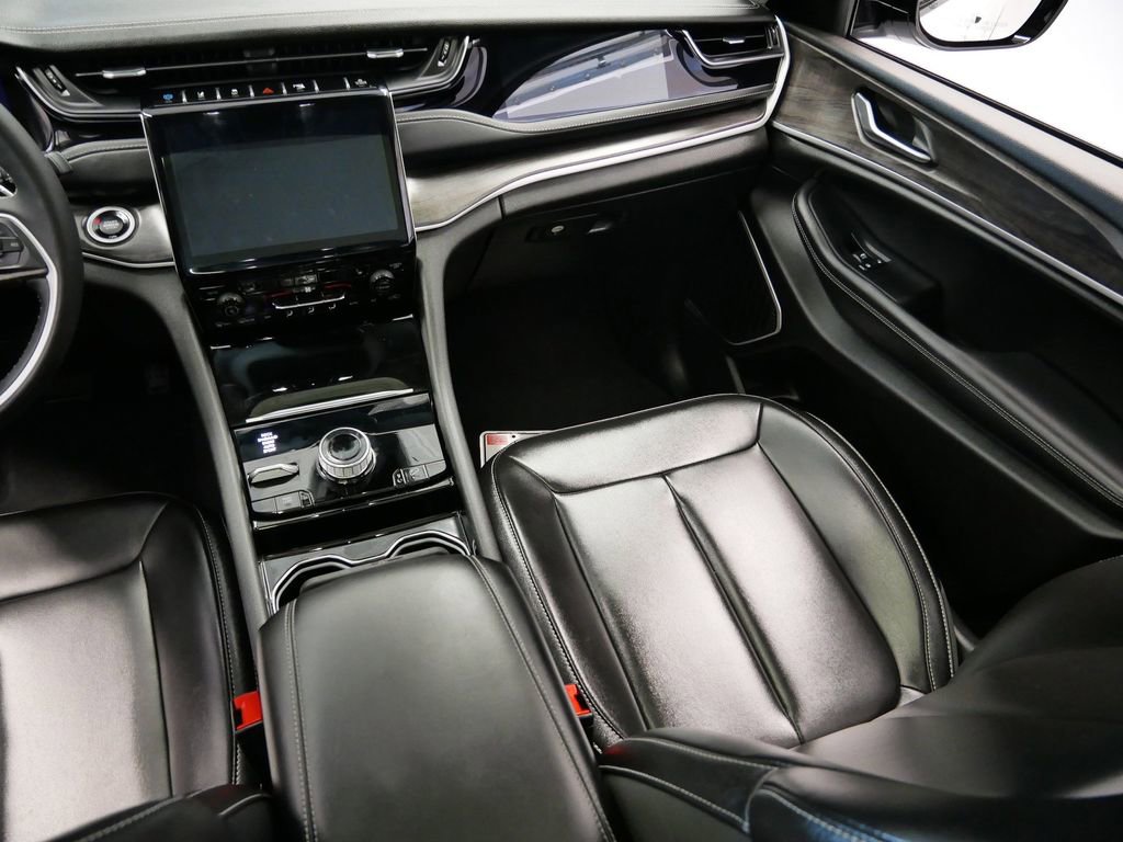 Thumbnail: 2023 Jeep Grand Cherokee - 21