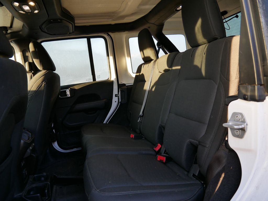 Thumbnail: 2019 Jeep Wrangler - 23