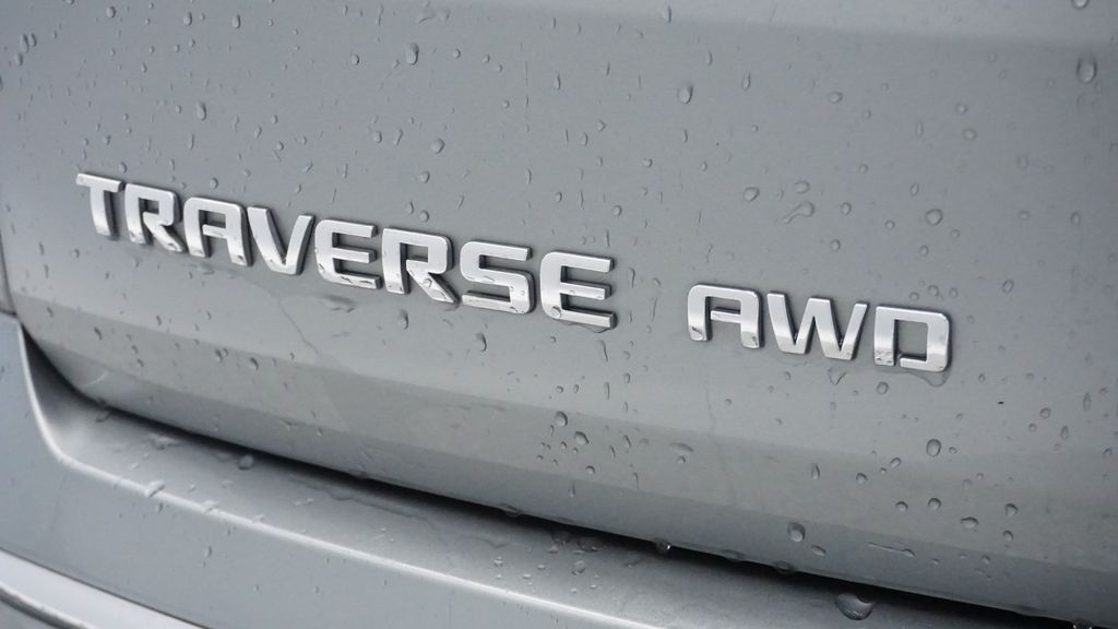 Thumbnail: 2023 Chevrolet Traverse - 17
