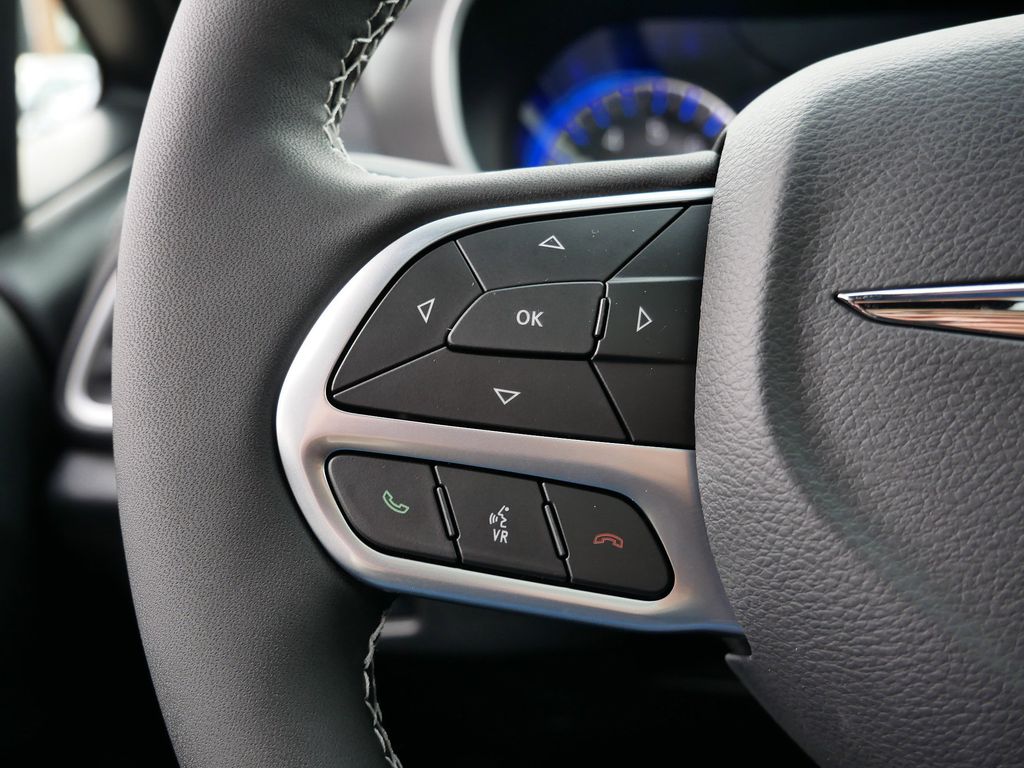 Thumbnail: 2026 Chrysler Pacifica - 24