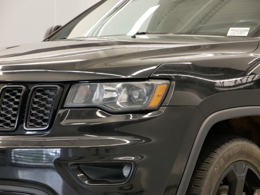 Thumbnail: 2019 Jeep Grand Cherokee - 14
