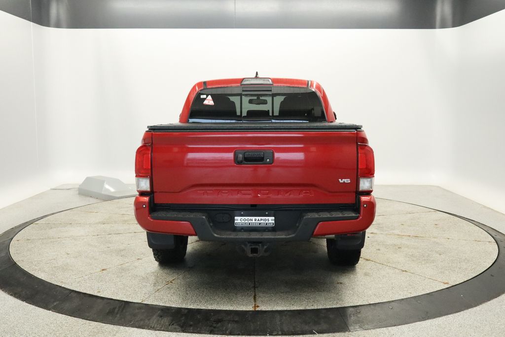 Thumbnail: 2017 Toyota Tacoma - 4