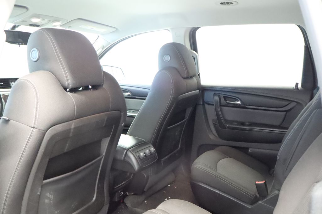 Thumbnail: 2017 Chevrolet Traverse - 19