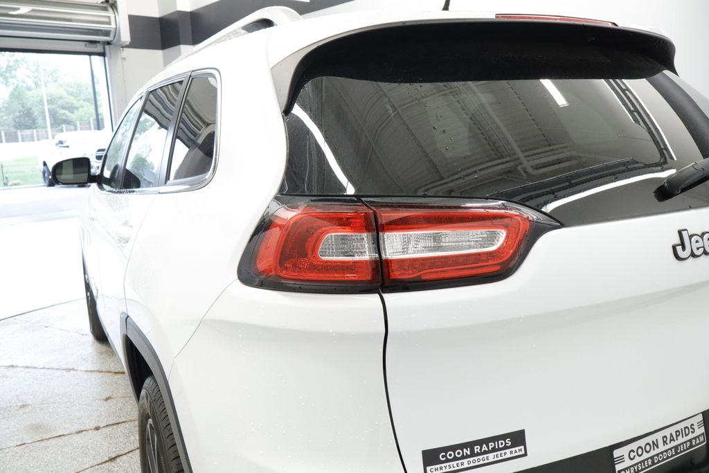 Thumbnail: 2014 Jeep Cherokee - 17