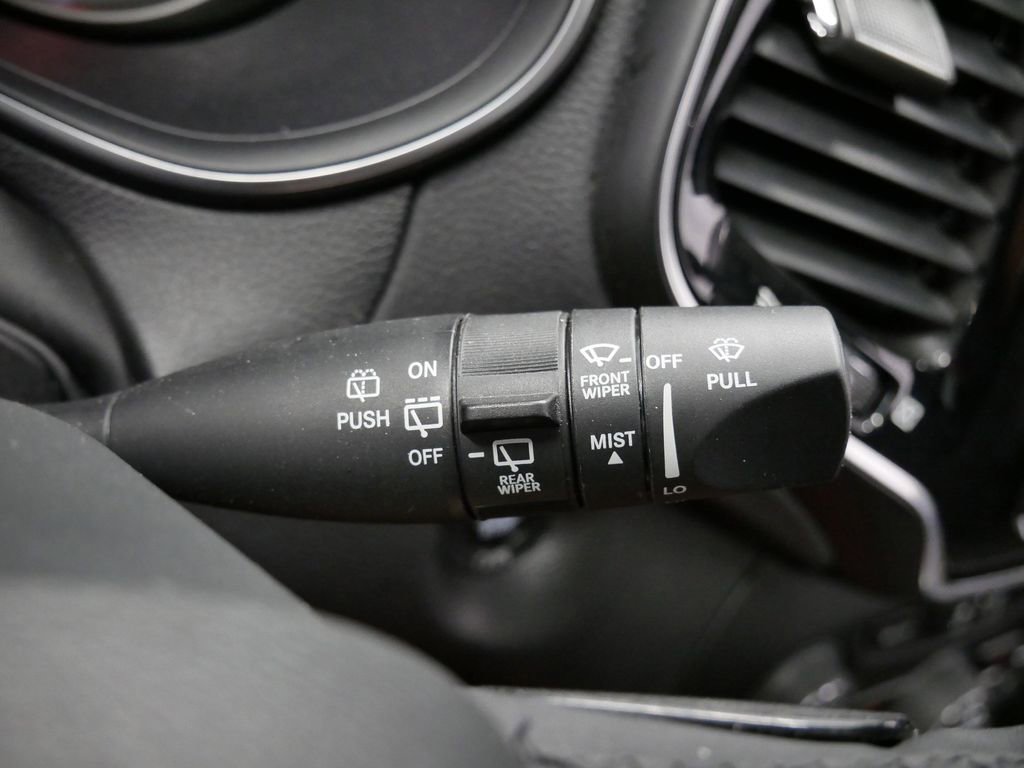 Thumbnail: 2022 Jeep Cherokee - 28