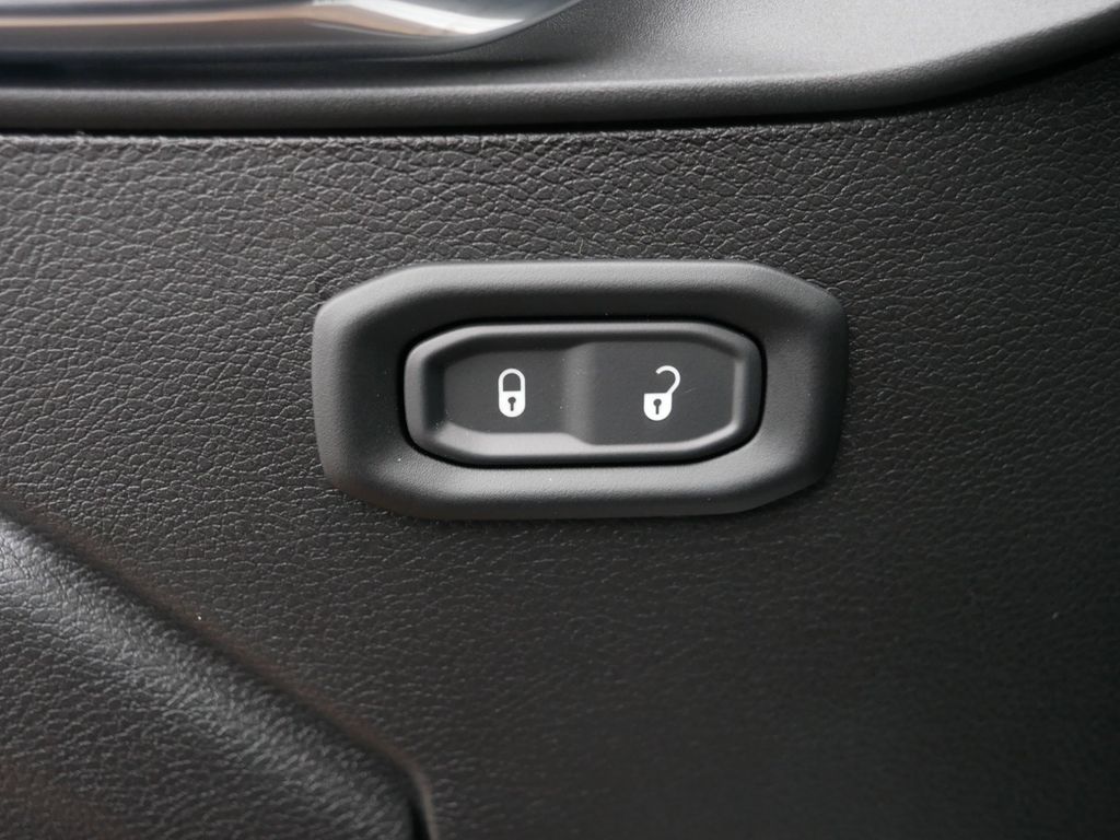 2025 Jeep Wrangler Sport S 32