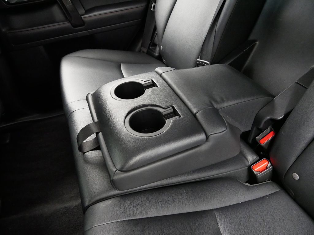 Thumbnail: 2024 Toyota 4Runner - 12