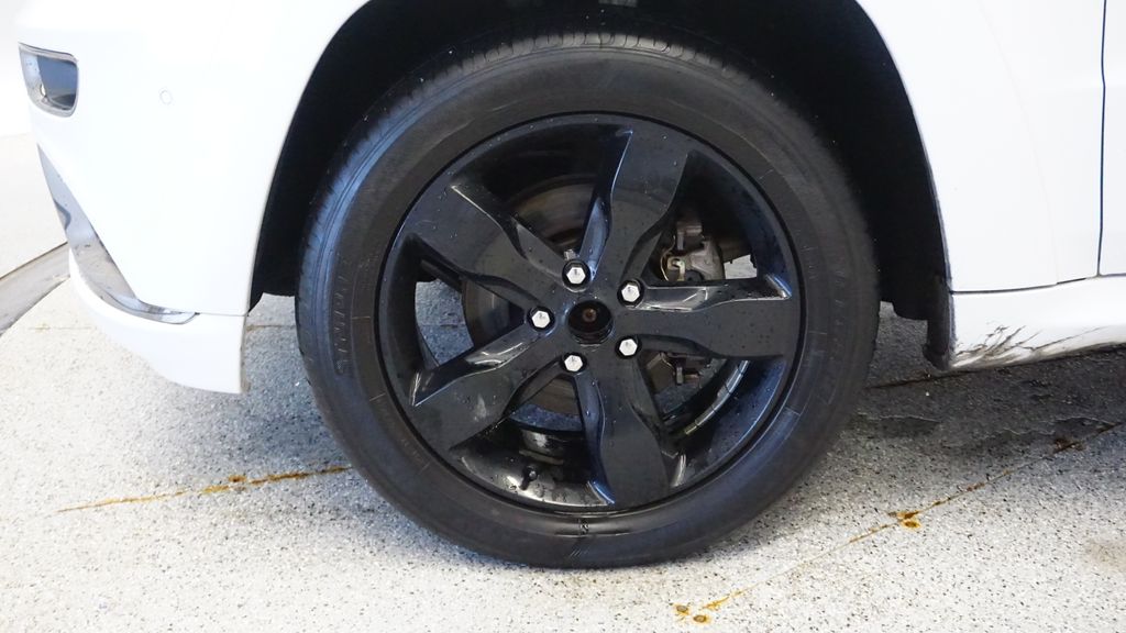 Thumbnail: 2016 Jeep Grand Cherokee - 13