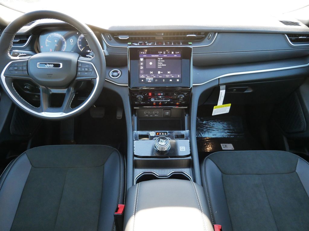 Thumbnail: 2025 Jeep Grand Cherokee - 7