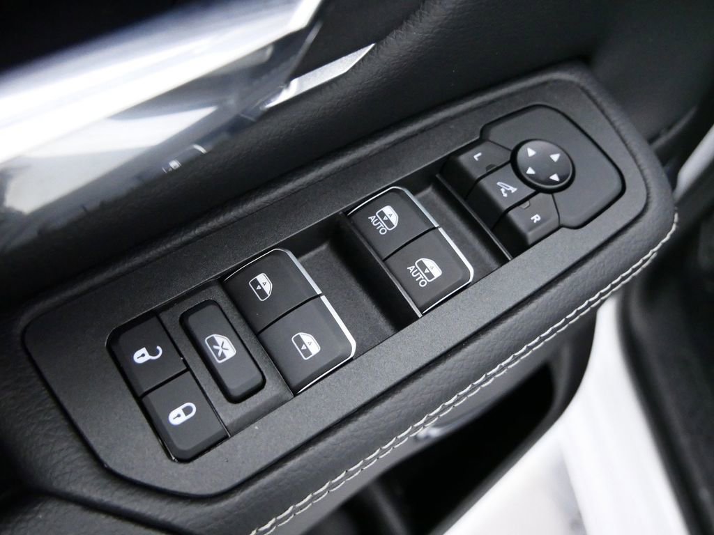 Thumbnail: 2025 RAM 1500 - 35