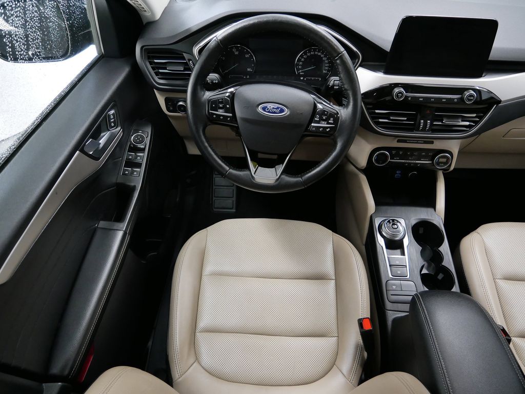 Thumbnail: 2021 Ford Escape - 16