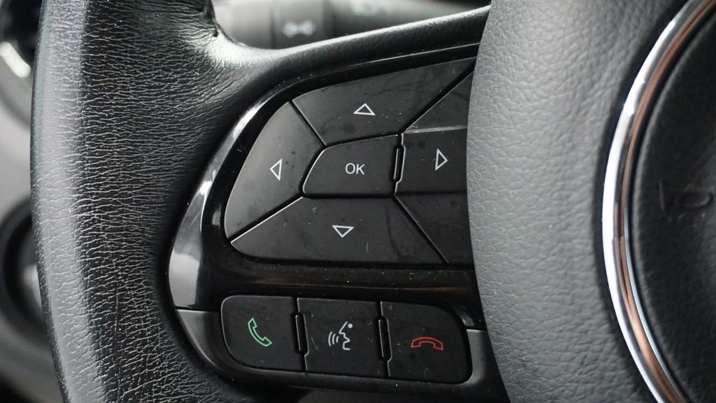 Thumbnail: 2016 Jeep Renegade - 49