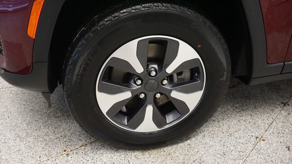 Thumbnail: 2023 Jeep Grand Cherokee - 12