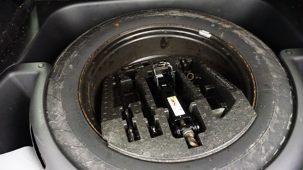 Thumbnail: 2017 Jeep Grand Cherokee - 19