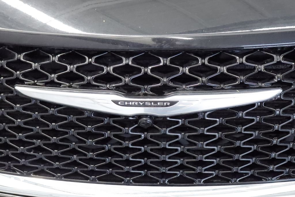 Thumbnail: 2023 Chrysler Pacifica - 22