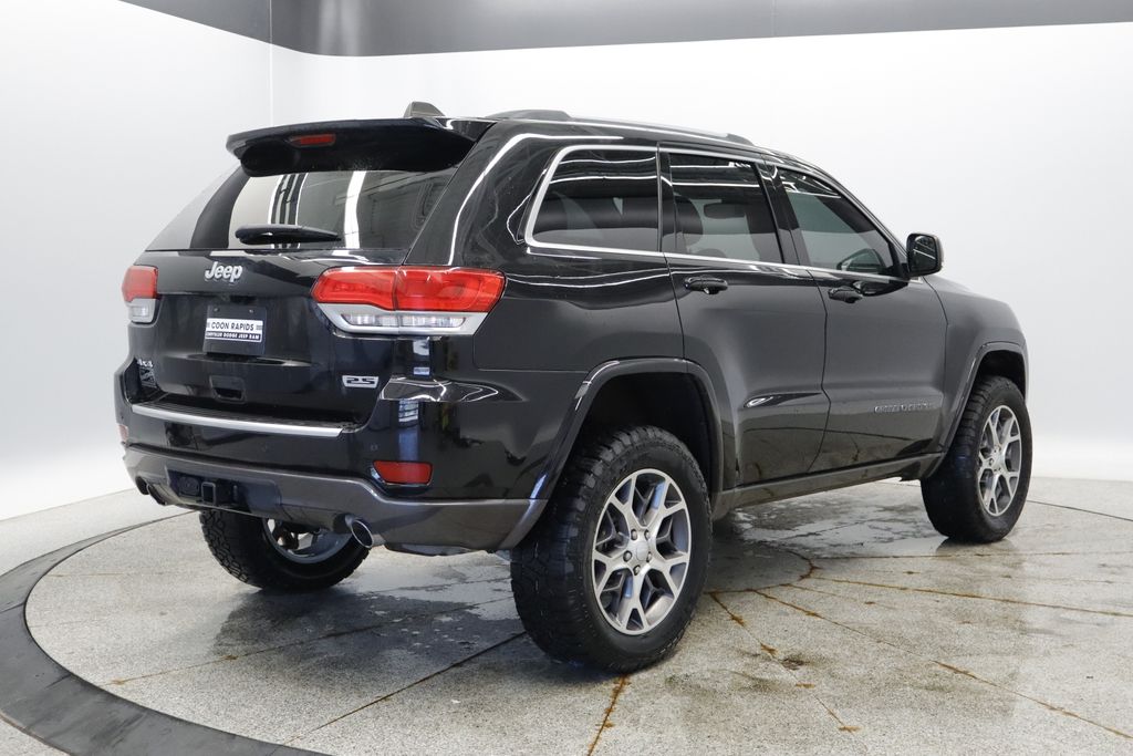 Thumbnail: 2018 Jeep Grand Cherokee - 5