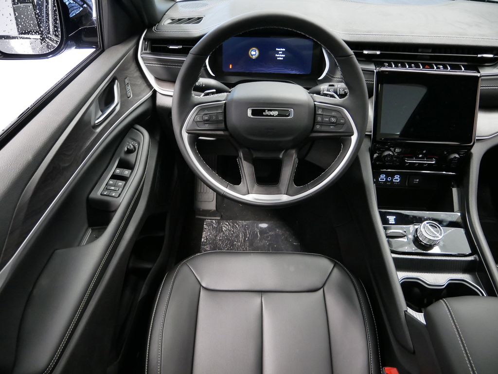 Thumbnail: 2025 Jeep Grand Cherokee - 16