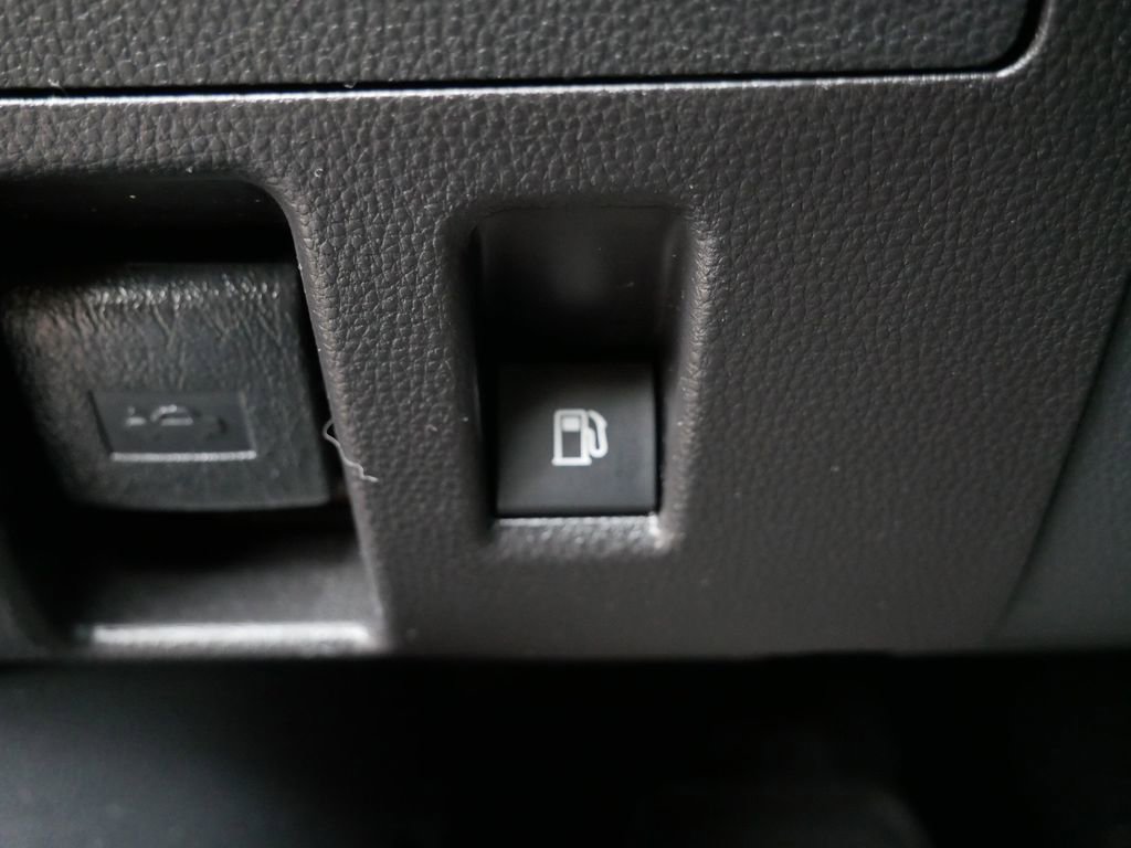 Thumbnail: 2021 Toyota Highlander - 39