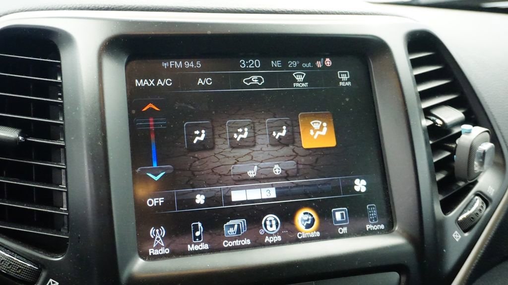 Thumbnail: 2017 Jeep Cherokee - 35