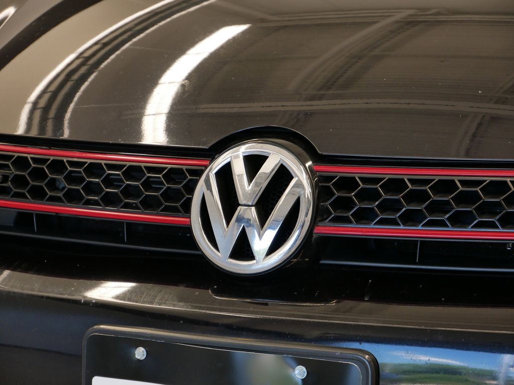 Thumbnail: 2012 Volkswagen Golf - 25