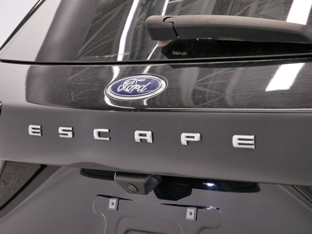 Thumbnail: 2022 Ford Escape - 21