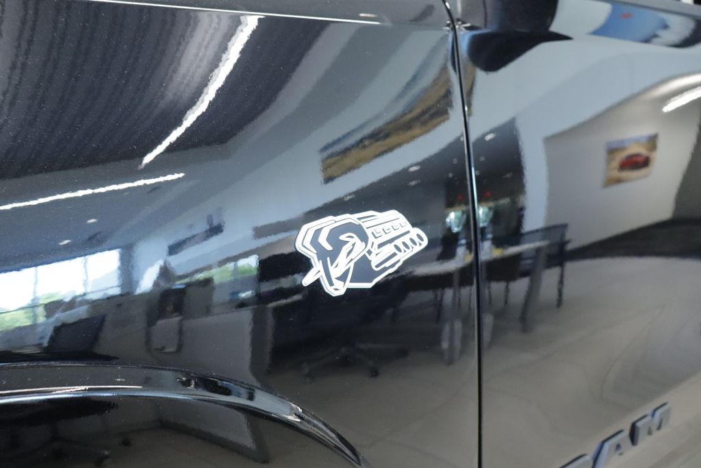 Thumbnail: 2026 RAM 1500 - 9
