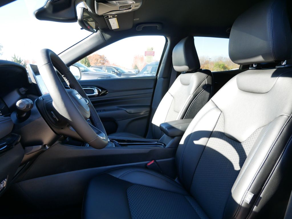 Thumbnail: 2026 Jeep Compass - 32