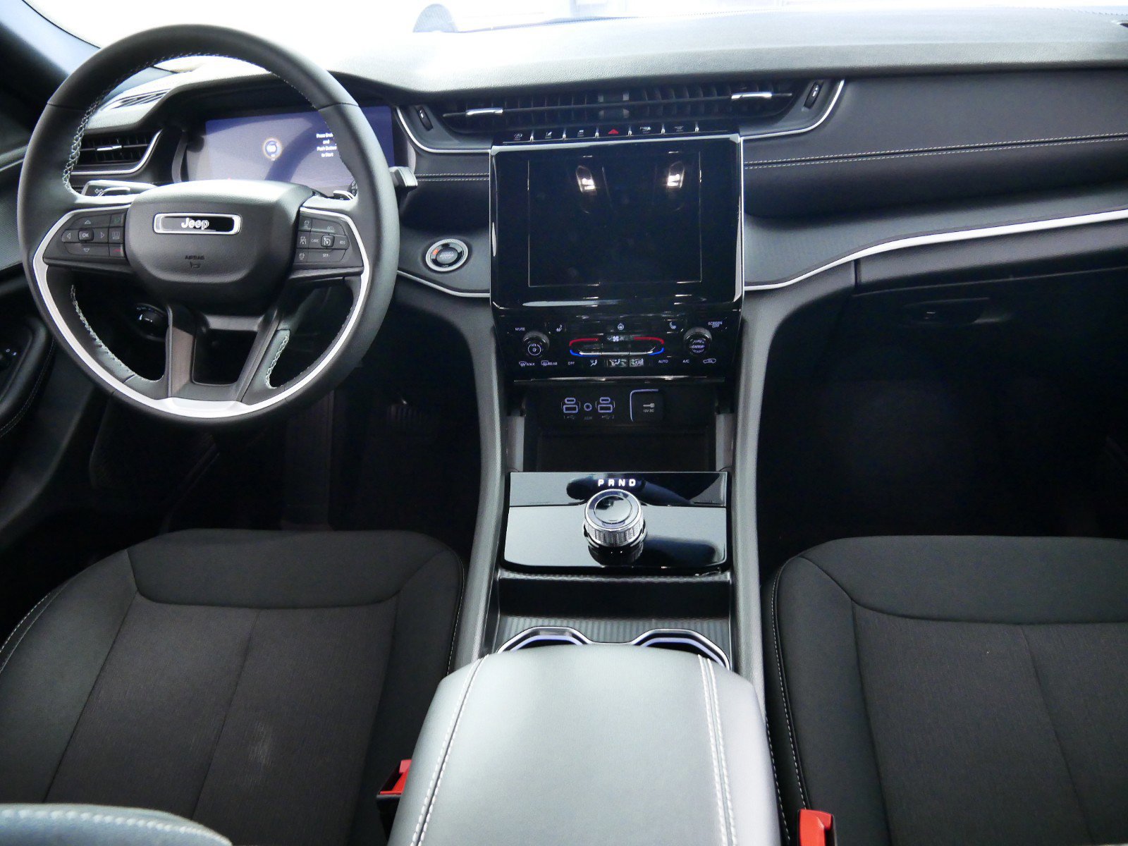 2024 Jeep Grand Cherokee Laredo 5