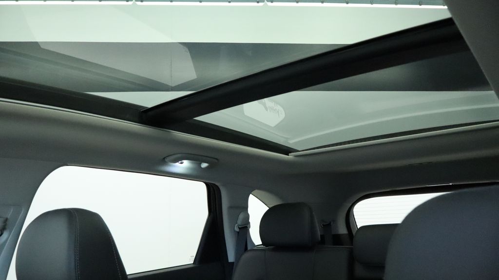 Thumbnail: 2023 Kia Sorento - 44