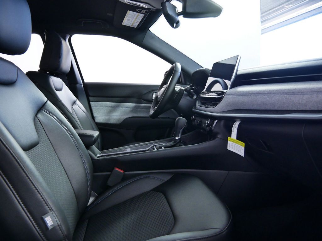 Thumbnail: 2024 Jeep Compass - 24