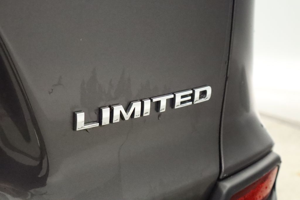 Thumbnail: 2021 Jeep Cherokee - 18