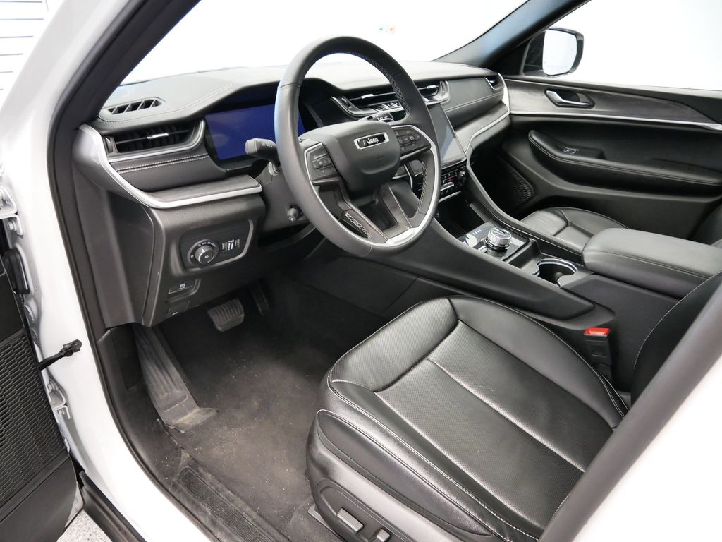 Thumbnail: 2024 Jeep Grand Cherokee L - 19