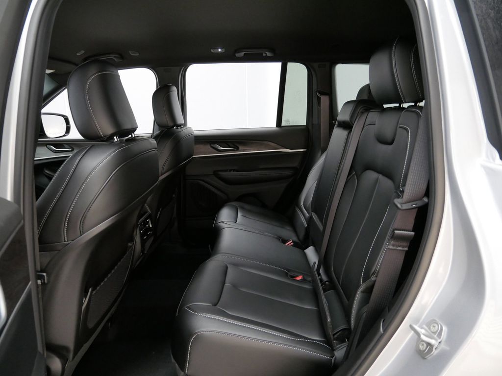 Thumbnail: 2025 Jeep Grand Cherokee - 8