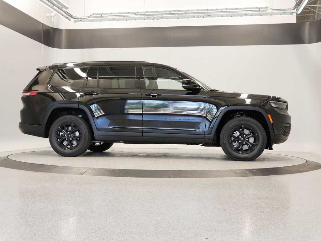 Thumbnail: 2025 Jeep Grand Cherokee L - 9