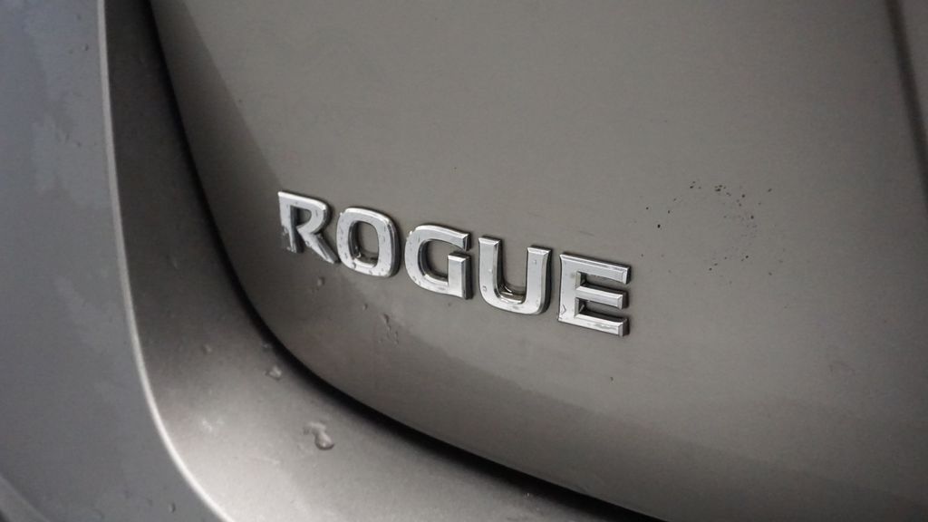 Thumbnail: 2010 Nissan Rogue - 18